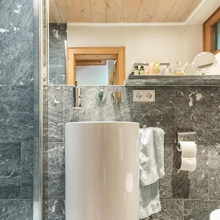 ヴィラ 4br Chalet In Viehofen - What'app - 0034-635-520-036 - For Reservations!